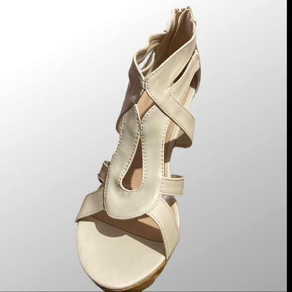 Beige Strappy faux leather high wedges Size 10 - Picture 3 of 3